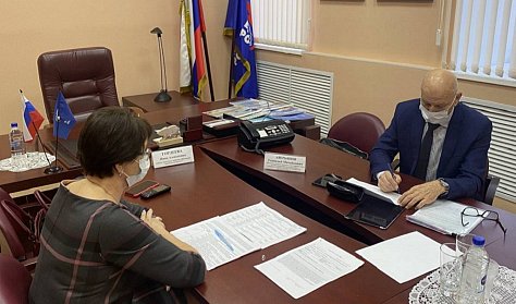 О работе школ и детских садов